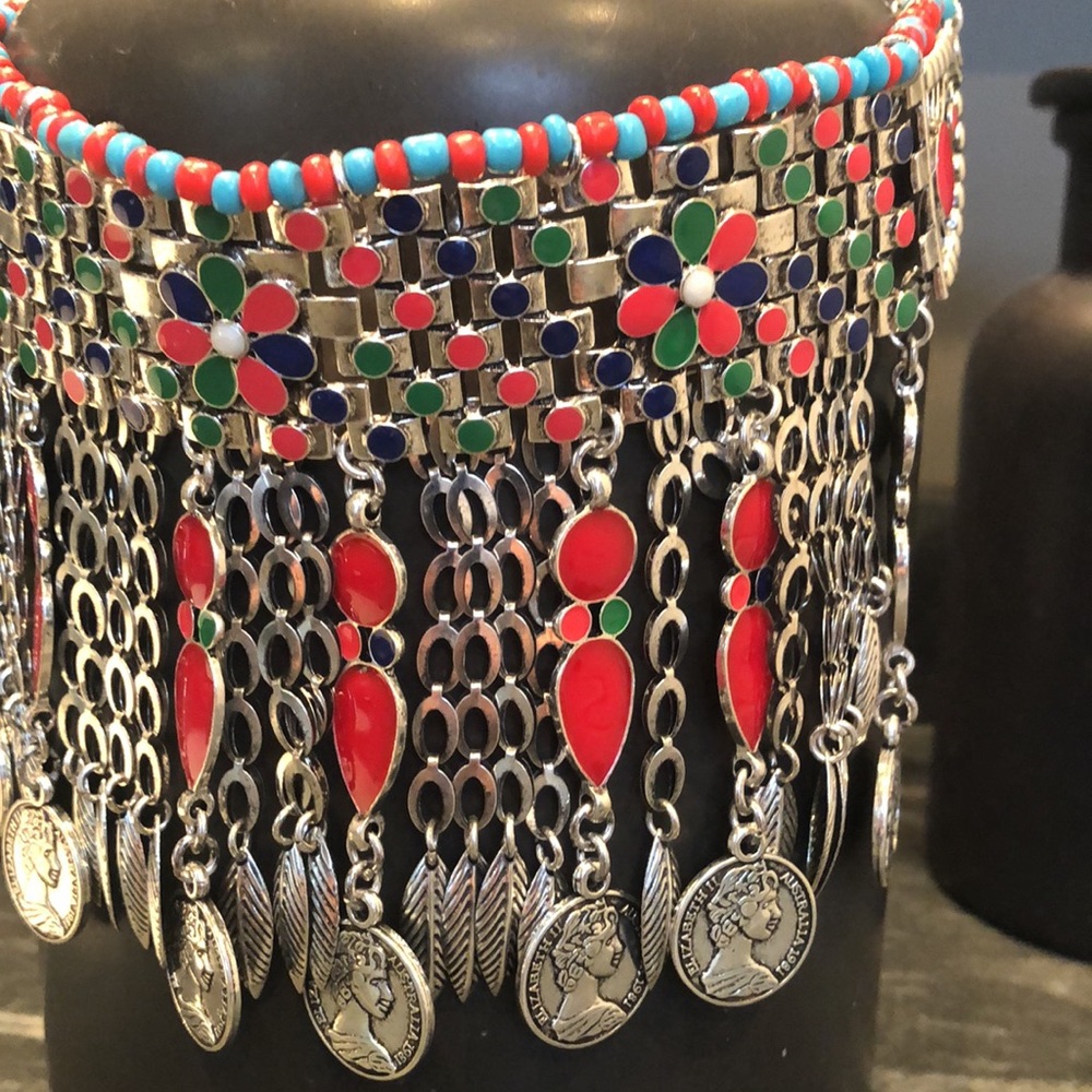 Eye Candy Choker Necklace - Picture 3 of 9
